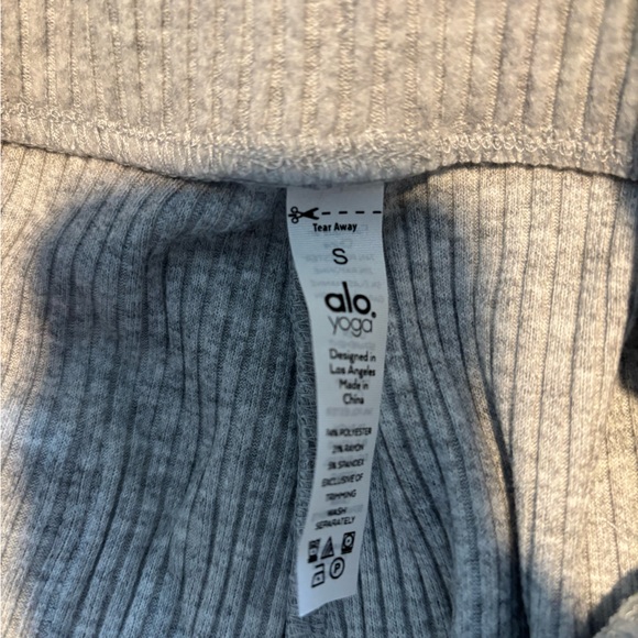 ALO Yoga Light Gray Ribbed Knit Set - Picture 2 of 2